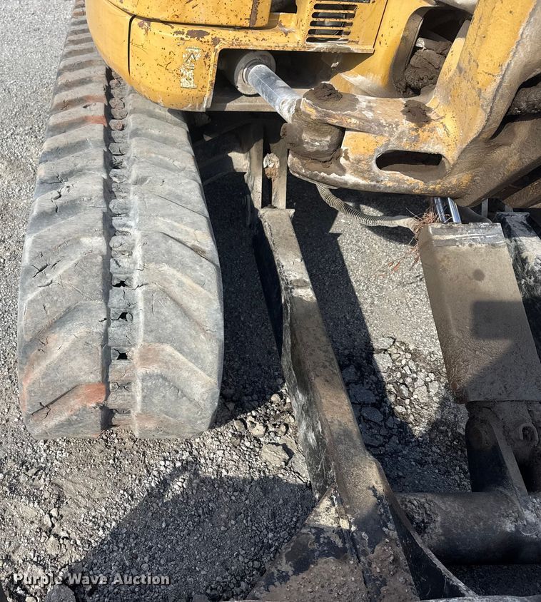 image for item DQ4224 2010 Caterpillar 305C CR mini excavator