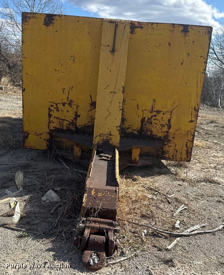 image for item DQ4231 Ferguson single drum pull type roller