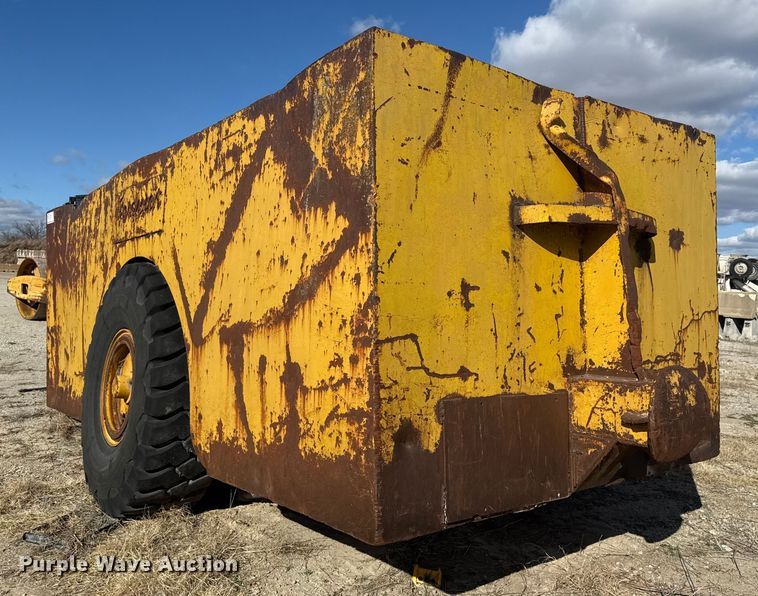 image for item DQ4231 Ferguson single drum pull type roller