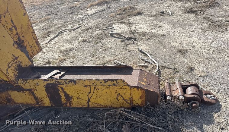 image for item DQ4231 Ferguson single drum pull type roller