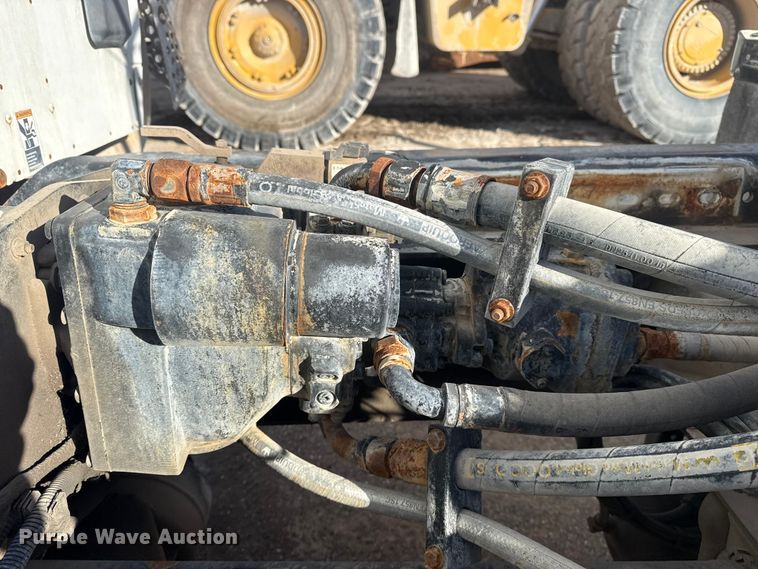 image for item DQ4232 2020 Kenworth T880 ready mix truck