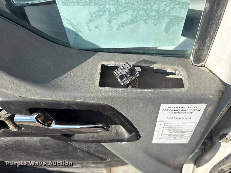 image for item DQ4232 2020 Kenworth T880 ready mix truck