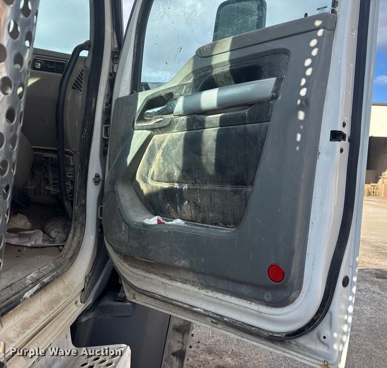 image for item DQ4232 2020 Kenworth T880 ready mix truck