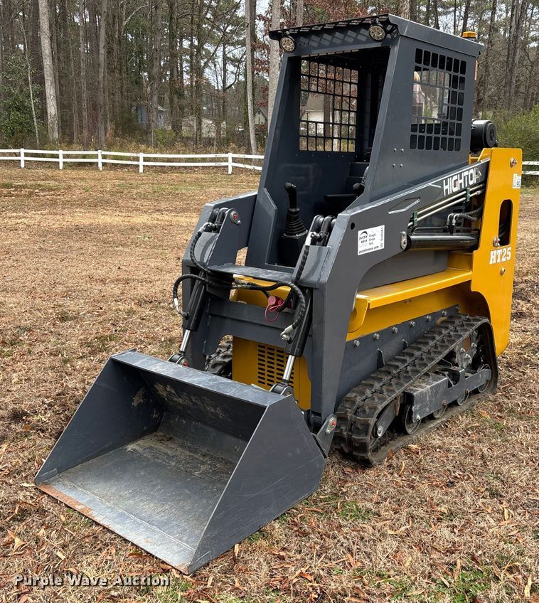 image for item DU0361 HIGHTOP HT25 tracked skid steer loader