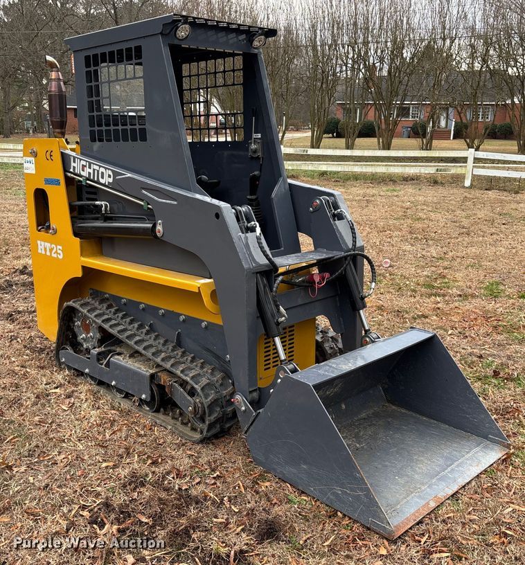 image for item DU0361 HIGHTOP HT25 tracked skid steer loader