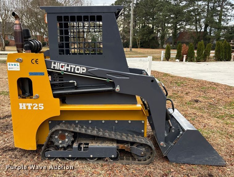 image for item DU0361 HIGHTOP HT25 tracked skid steer loader