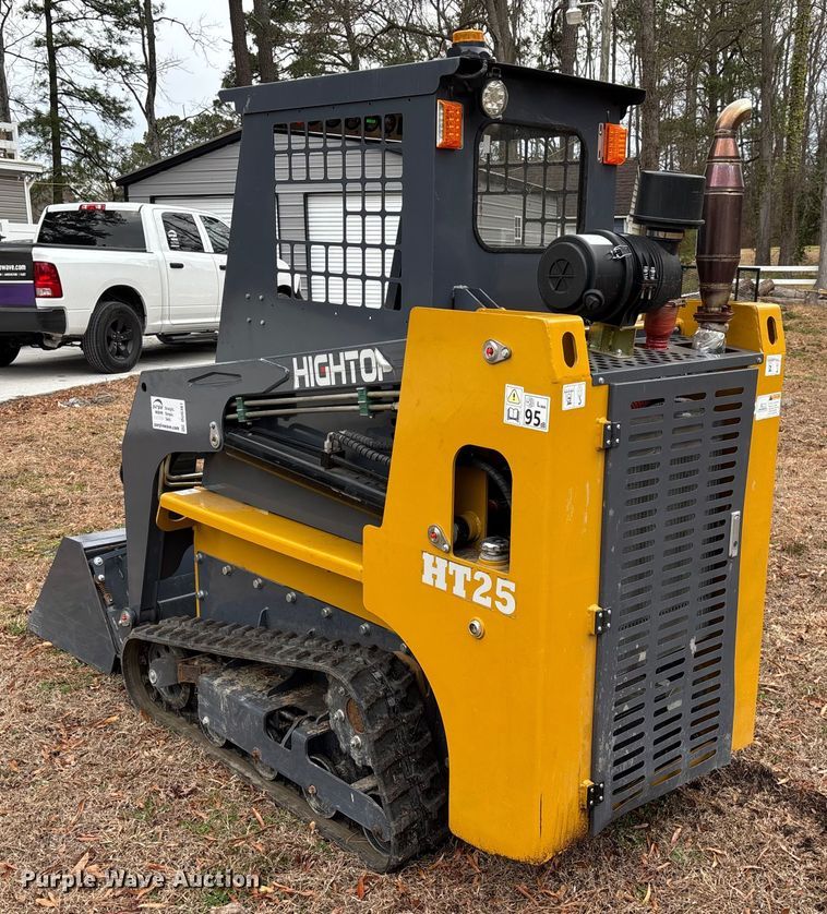 image for item DU0361 HIGHTOP HT25 tracked skid steer loader