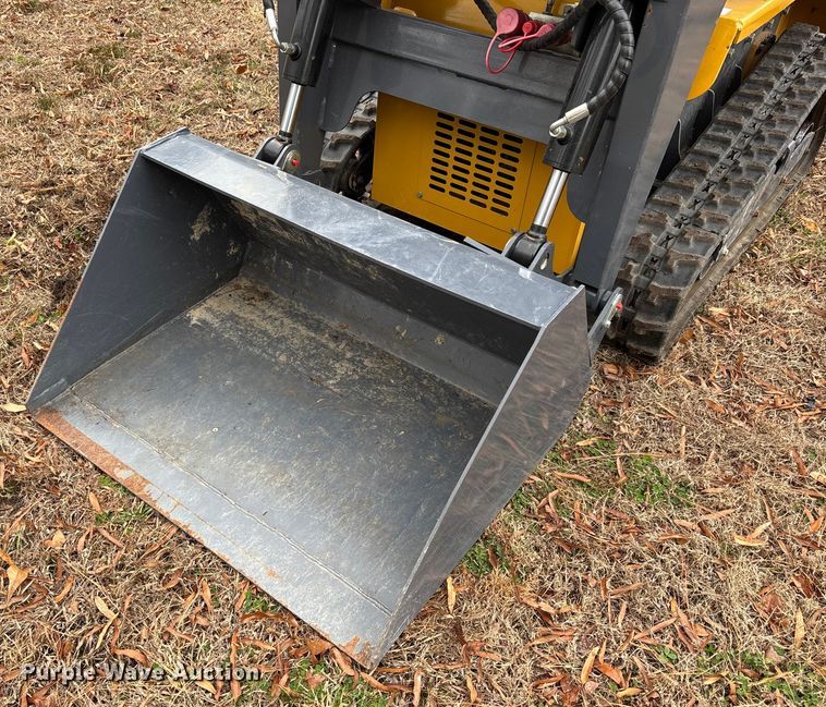 image for item DU0361 HIGHTOP HT25 tracked skid steer loader