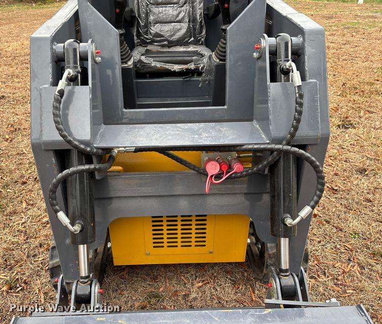image for item DU0361 HIGHTOP HT25 tracked skid steer loader