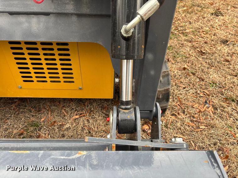 image for item DU0361 HIGHTOP HT25 tracked skid steer loader