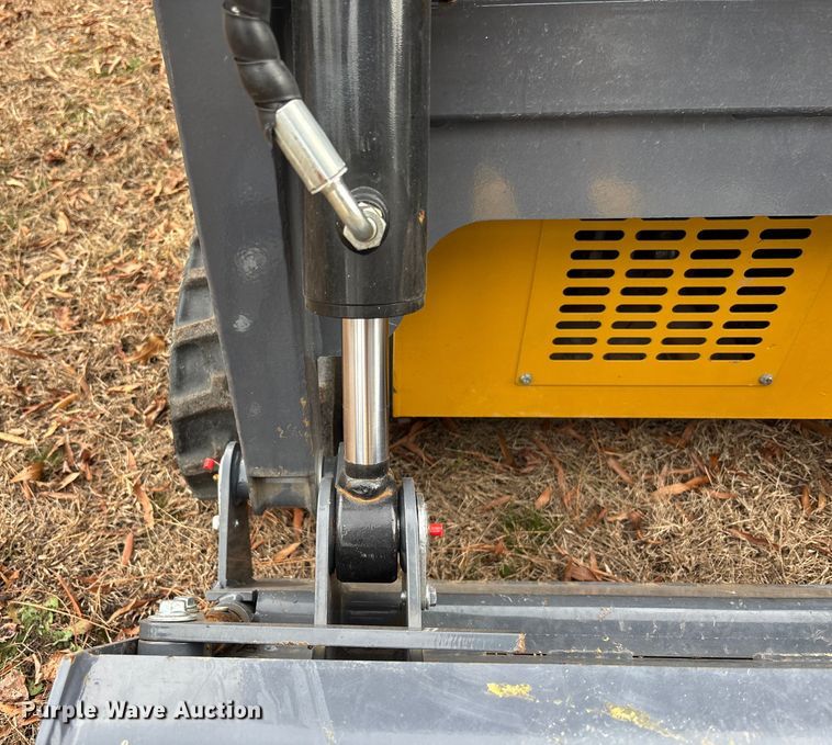 image for item DU0361 HIGHTOP HT25 tracked skid steer loader