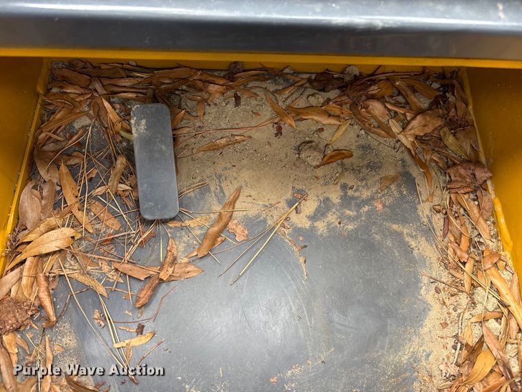 image for item DU0361 HIGHTOP HT25 tracked skid steer loader