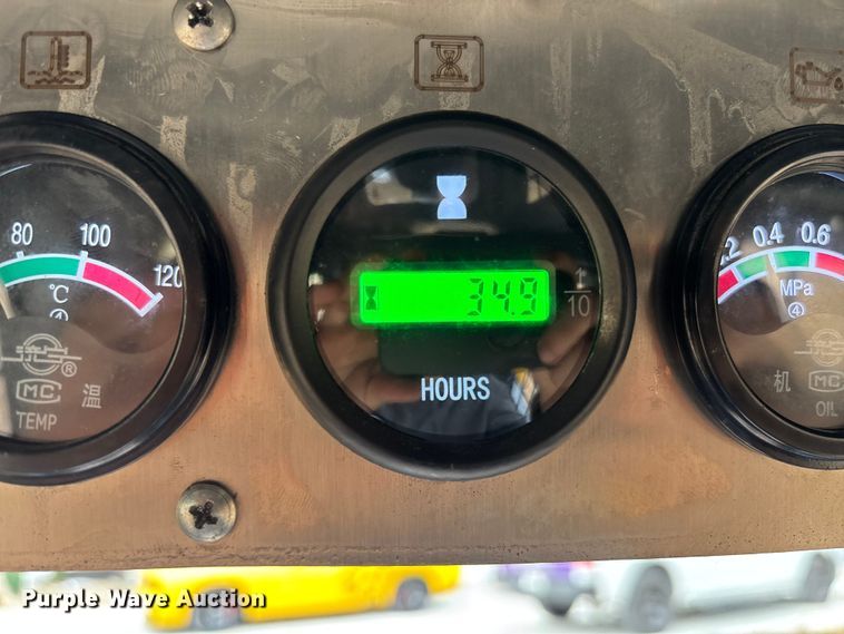 image for item DU0361 HIGHTOP HT25 tracked skid steer loader