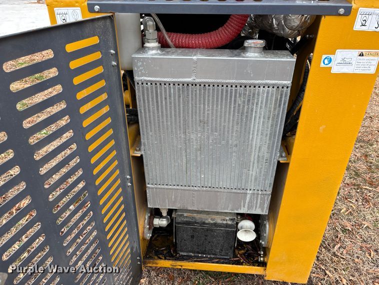 image for item DU0361 HIGHTOP HT25 tracked skid steer loader