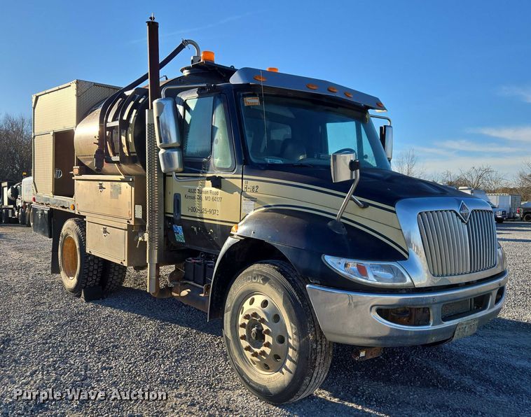 image for item DU2670 2009 International 4300 sewer jetter truck