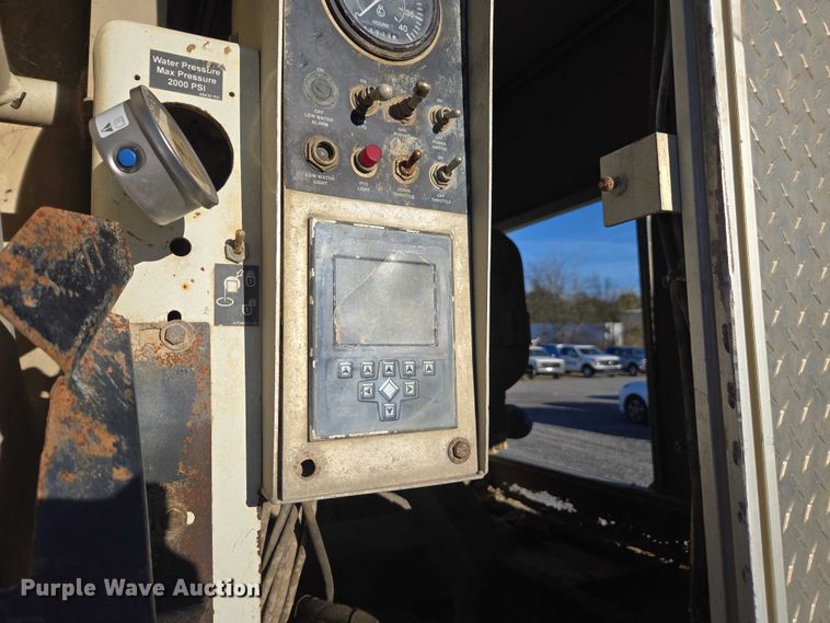 image for item DU2670 2009 International 4300 sewer jetter truck