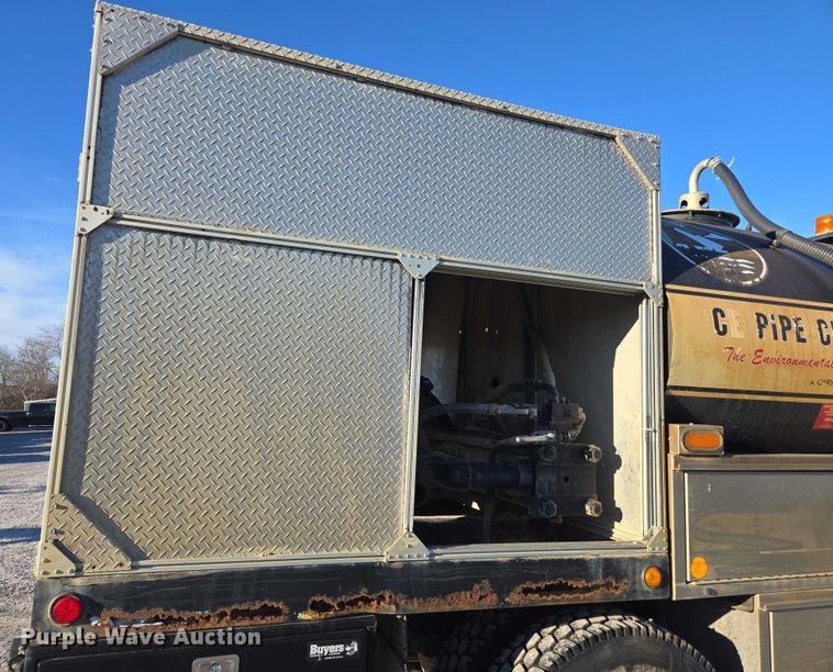 image for item DU2670 2009 International 4300 sewer jetter truck