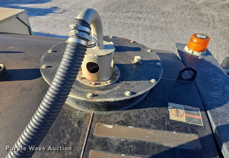 image for item DU2670 2009 International 4300 sewer jetter truck