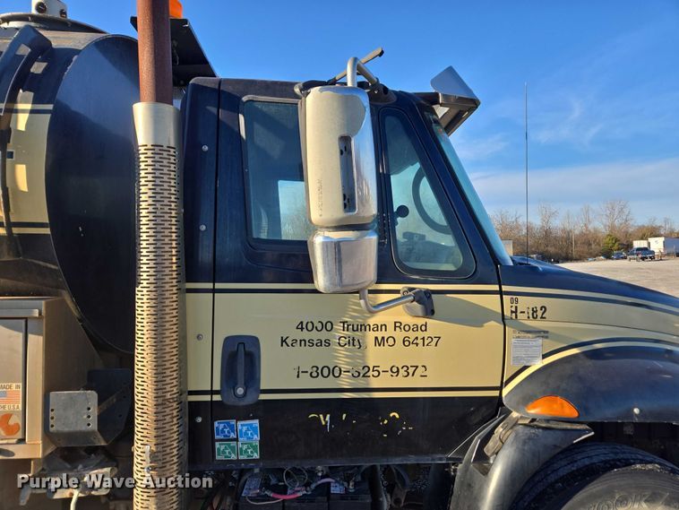 image for item DU2670 2009 International 4300 sewer jetter truck