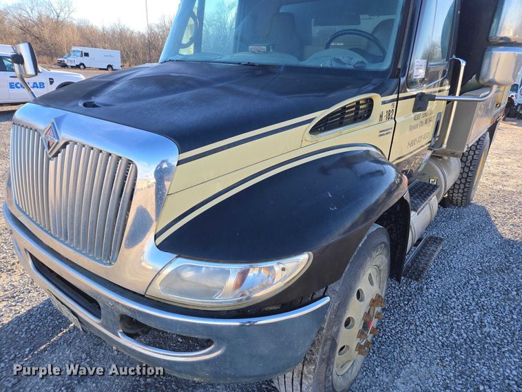 image for item DU2670 2009 International 4300 sewer jetter truck