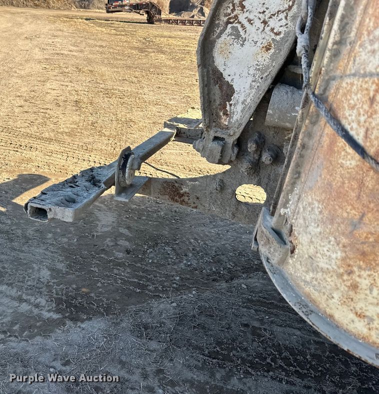 image for item DW4358 2006 Sterling L-Line ready mix truck