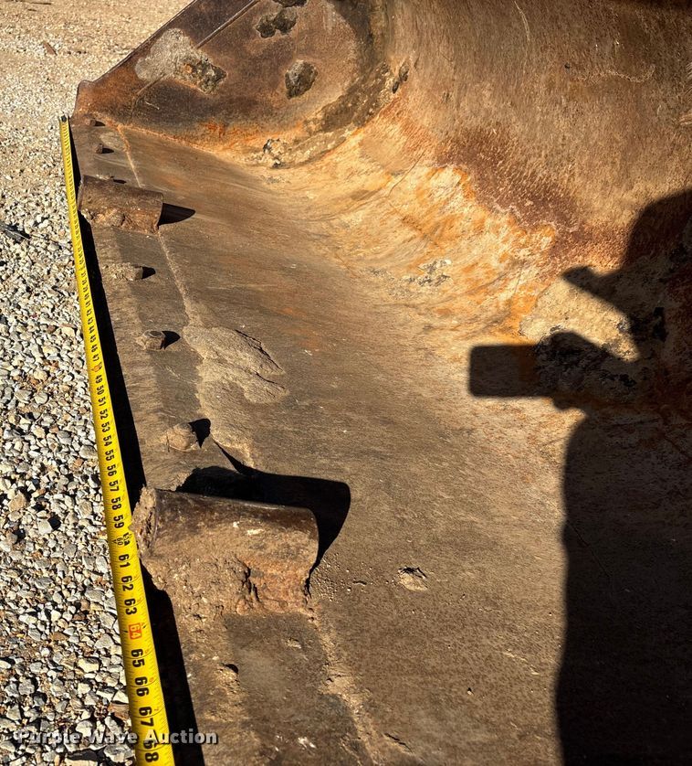 image for item DW7378 2005 Case 570M XT landscape tractor