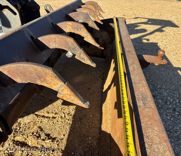 image for item DW7378 2005 Case 570M XT landscape tractor