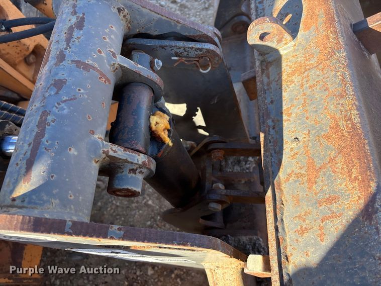 image for item DW7378 2005 Case 570M XT landscape tractor