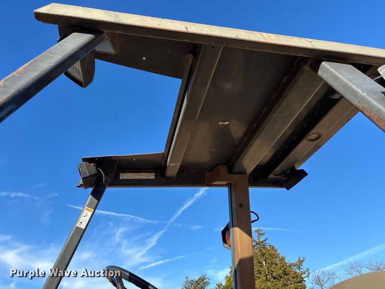 image for item DW7378 2005 Case 570M XT landscape tractor