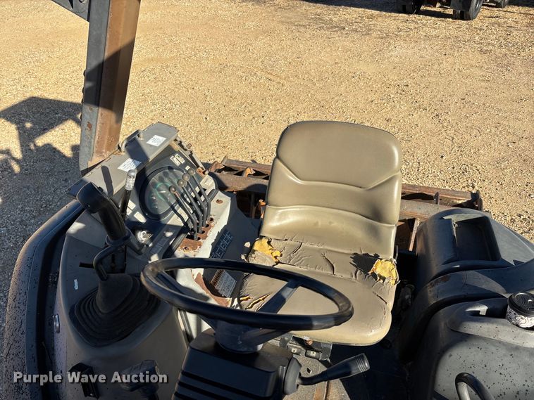 image for item DW7378 2005 Case 570M XT landscape tractor