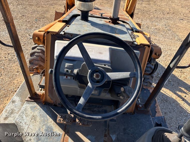 image for item DW7378 2005 Case 570M XT landscape tractor