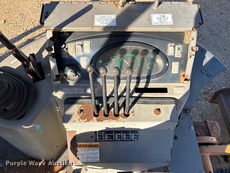 image for item DW7378 2005 Case 570M XT landscape tractor