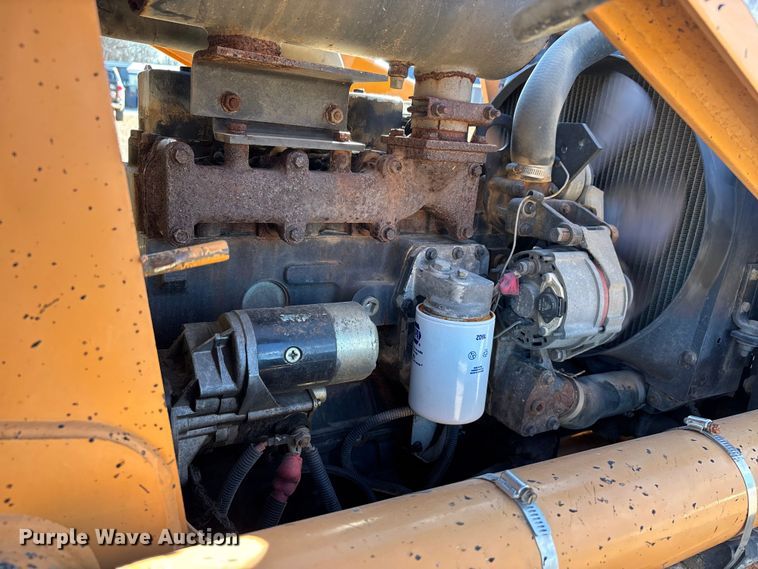 image for item DW7378 2005 Case 570M XT landscape tractor