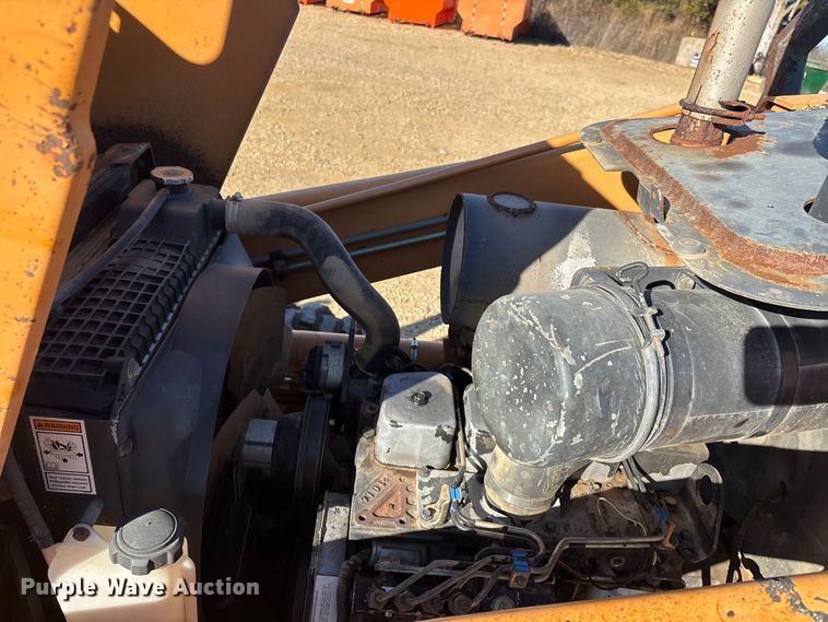 image for item DW7378 2005 Case 570M XT landscape tractor