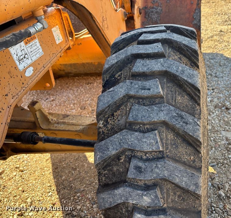 image for item DW7378 2005 Case 570M XT landscape tractor