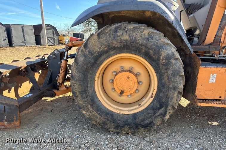 image for item DW7378 2005 Case 570M XT landscape tractor