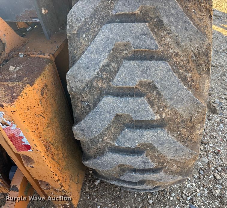 image for item DW7378 2005 Case 570M XT landscape tractor