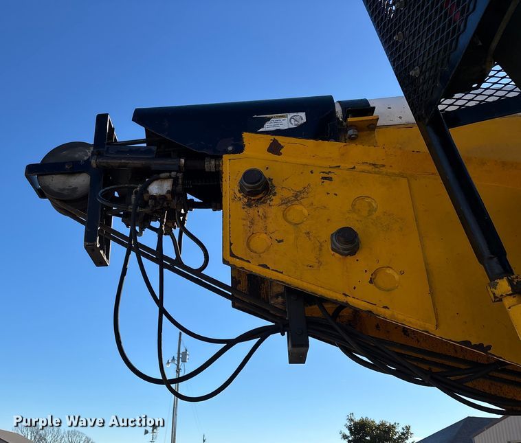 image for item DW7389 2006 Jarraff  All-terrain tree trimmer