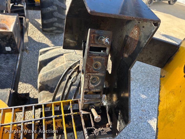 image for item DW7389 2006 Jarraff  All-terrain tree trimmer