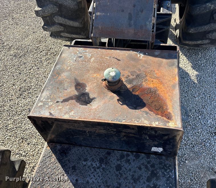 image for item DW7389 2006 Jarraff  All-terrain tree trimmer