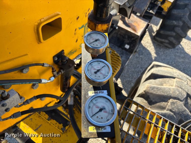 image for item DW7389 2006 Jarraff  All-terrain tree trimmer