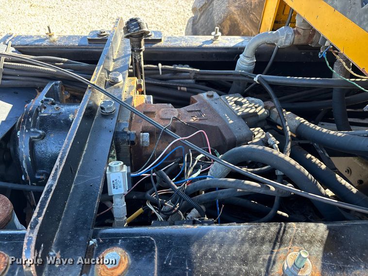 image for item DW7389 2006 Jarraff  All-terrain tree trimmer