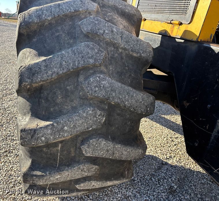 image for item DW7389 2006 Jarraff  All-terrain tree trimmer