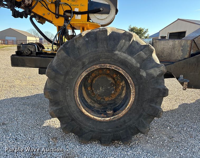 image for item DW7389 2006 Jarraff  All-terrain tree trimmer