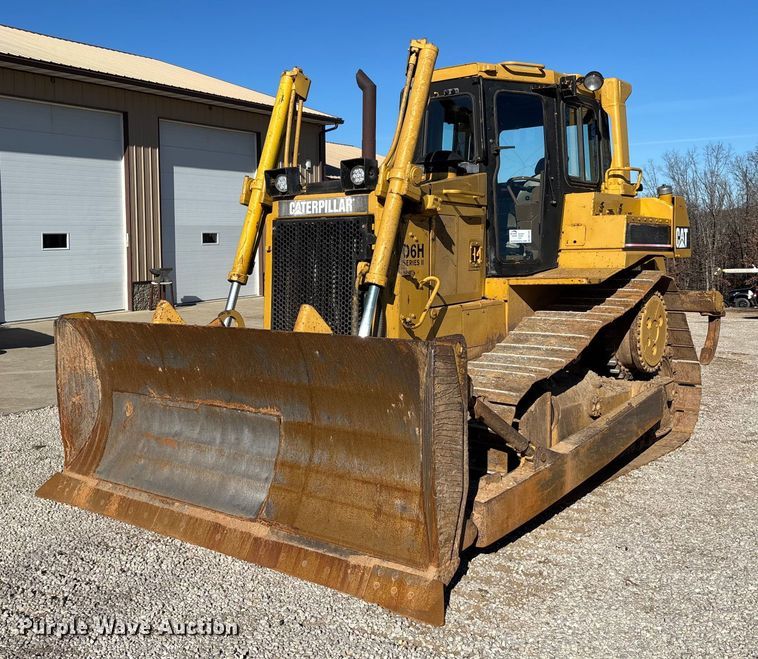 image for item DW7390 Caterpillar D6H series II dozer