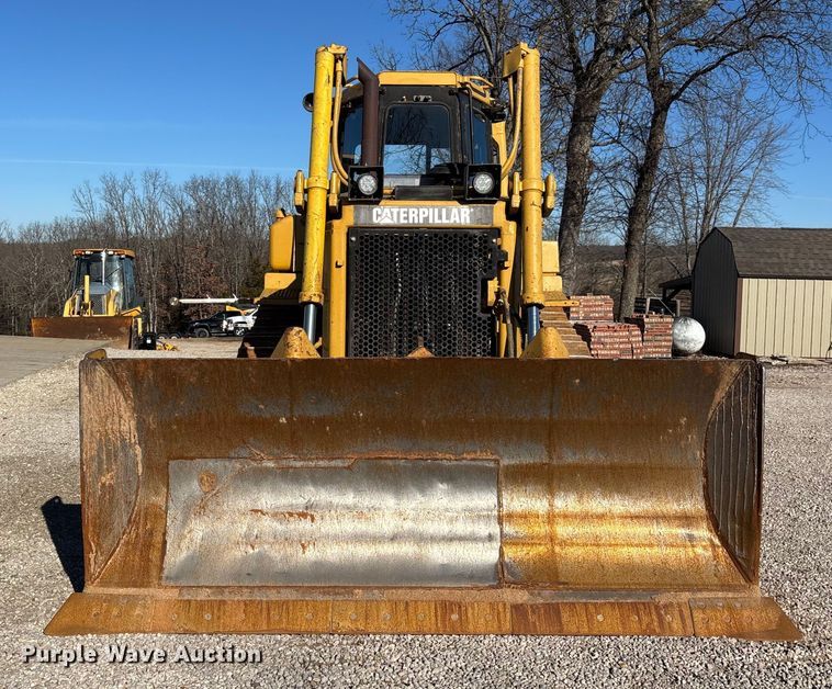 image for item DW7390 Caterpillar D6H series II dozer