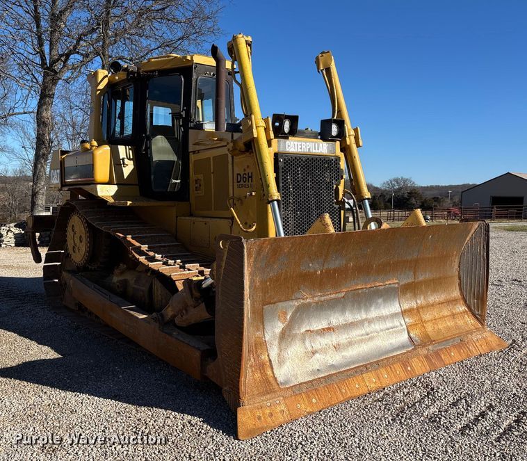 image for item DW7390 Caterpillar D6H series II dozer