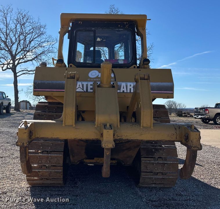image for item DW7390 Caterpillar D6H series II dozer