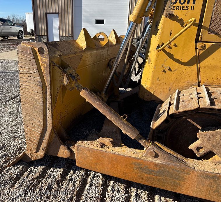 image for item DW7390 Caterpillar D6H series II dozer