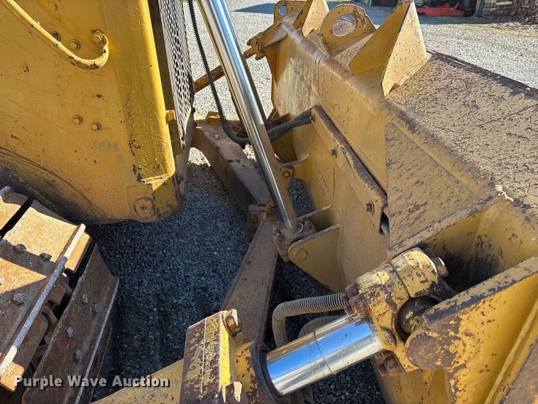 image for item DW7390 Caterpillar D6H series II dozer